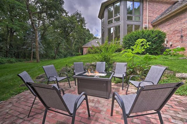 6993 Applewood Drive, Madison, WI 53719