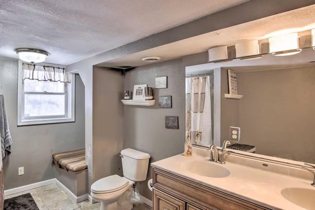 6993 Applewood Drive, Madison, WI 53719