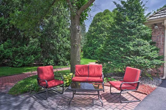 6993 Applewood Drive, Madison, WI 53719