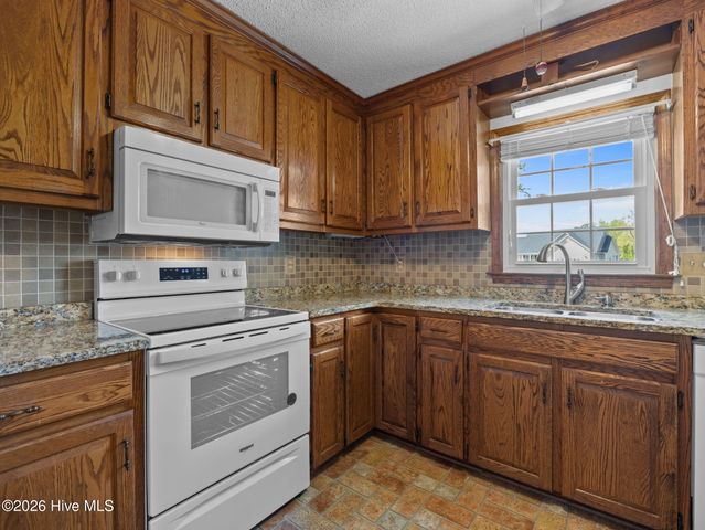 601 Player Court, Jacksonville, NC 28540