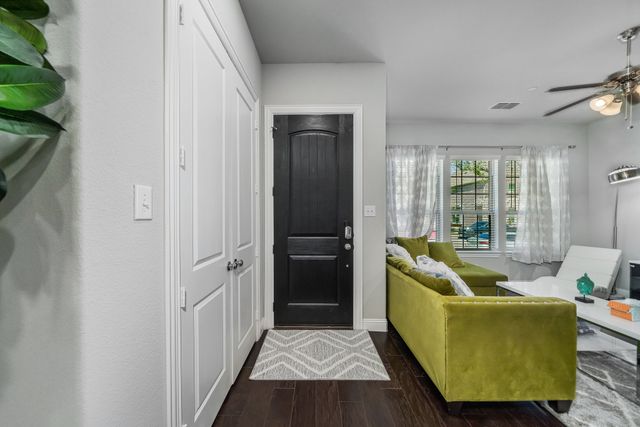 1526 Windermere Way, Farmers Branch, TX 75234