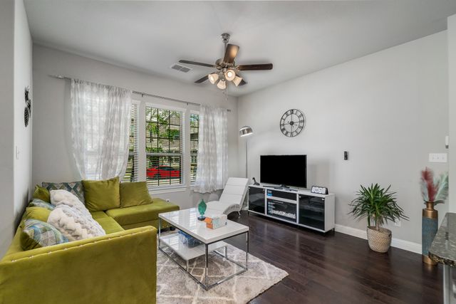 1526 Windermere Way, Farmers Branch, TX 75234