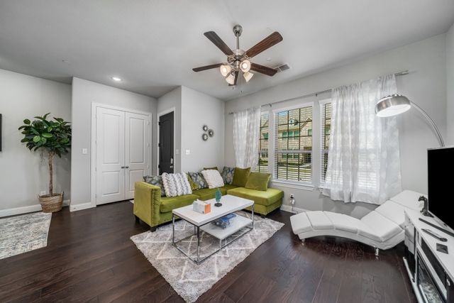 1526 Windermere Way, Farmers Branch, TX 75234