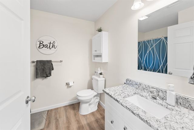 1104 Harbor Dr, Salina, KS 67401