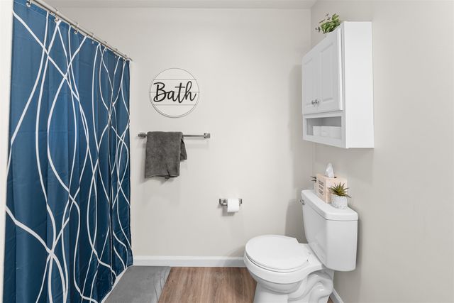 1104 Harbor Dr, Salina, KS 67401