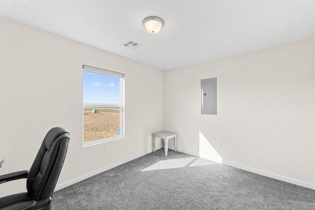 1104 Harbor Dr, Salina, KS 67401