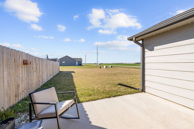 1104 Harbor Dr, Salina, KS 67401