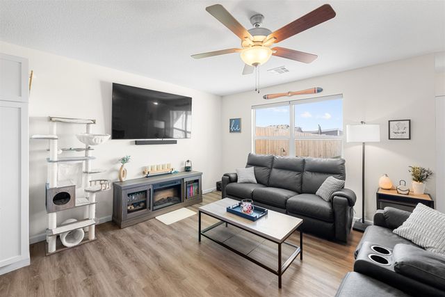 1104 Harbor Dr, Salina, KS 67401