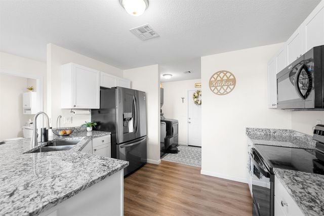 1104 Harbor Dr, Salina, KS 67401