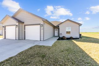 1104 Harbor Dr, Salina, KS 67401