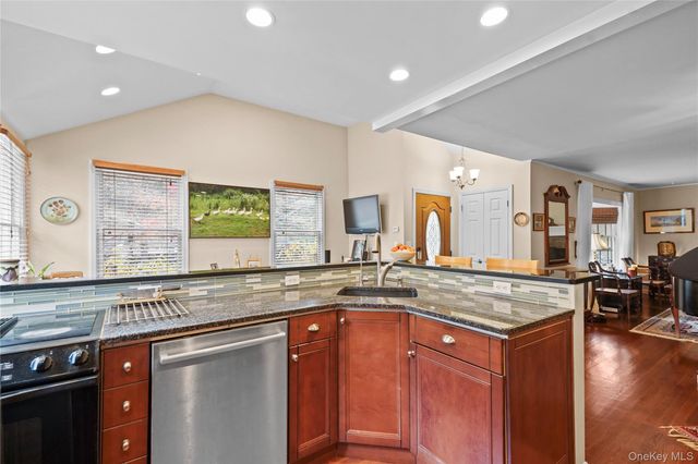 247 Smith Ridge Road, South Salem, NY 10590