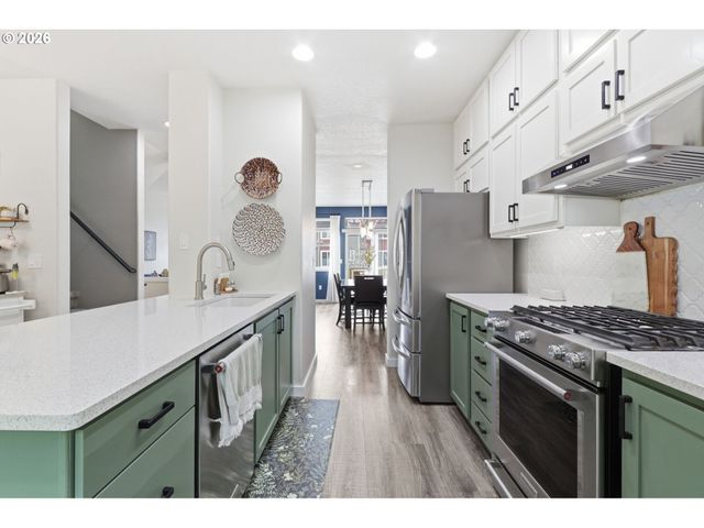 15095 Sw WARBLER Way 104, Beaverton, OR 97007