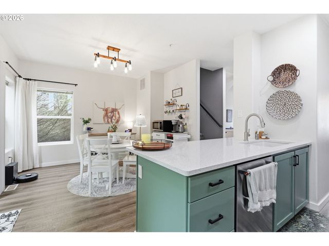 15095 Sw WARBLER Way 104, Beaverton, OR 97007