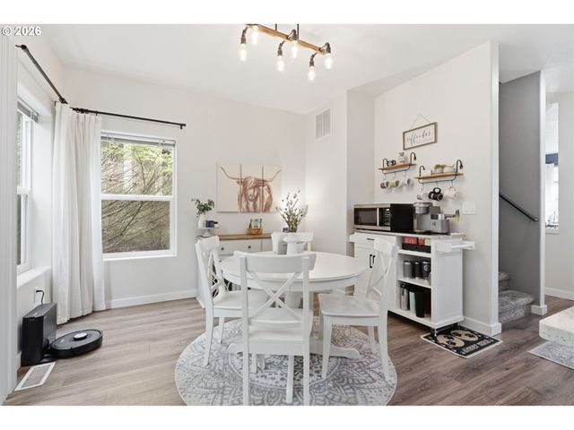 15095 Sw WARBLER Way 104, Beaverton, OR 97007