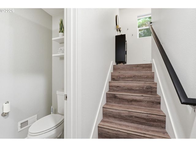 15095 Sw WARBLER Way 104, Beaverton, OR 97007