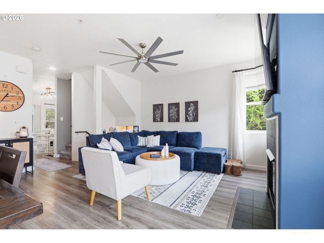 15095 Sw WARBLER Way 104, Beaverton, OR 97007