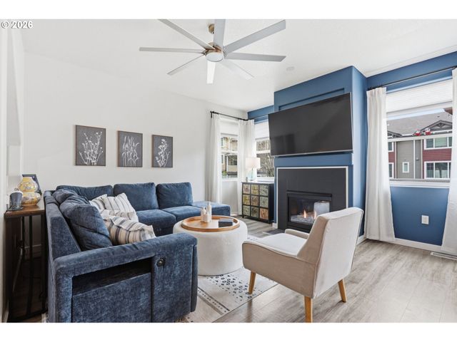 15095 Sw WARBLER Way 104, Beaverton, OR 97007