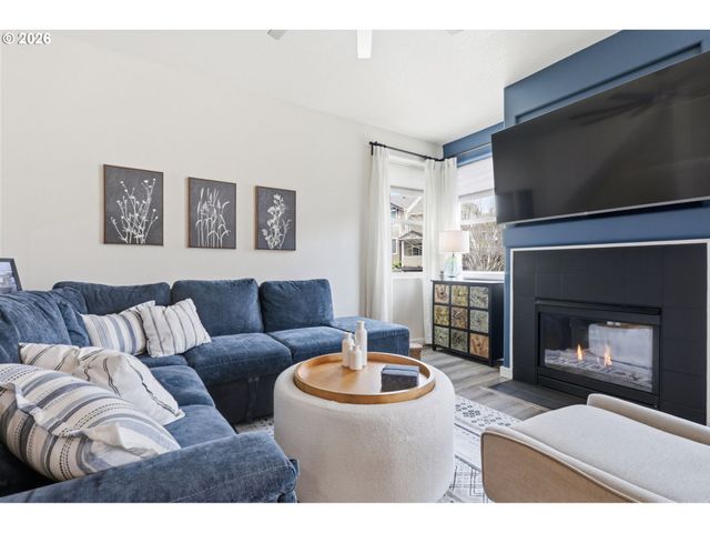 15095 Sw WARBLER Way 104, Beaverton, OR 97007