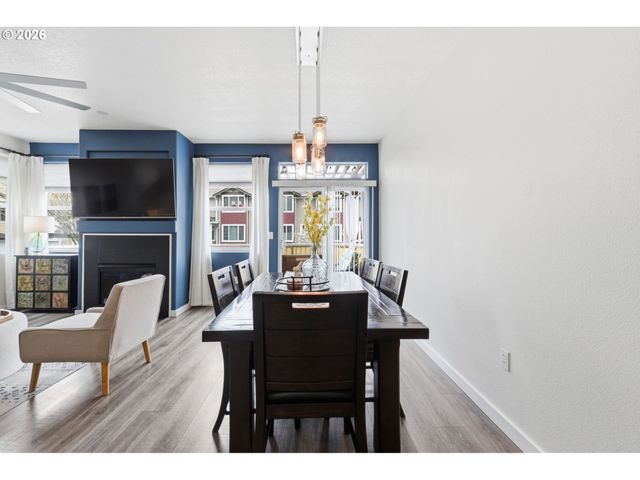 15095 Sw WARBLER Way 104, Beaverton, OR 97007