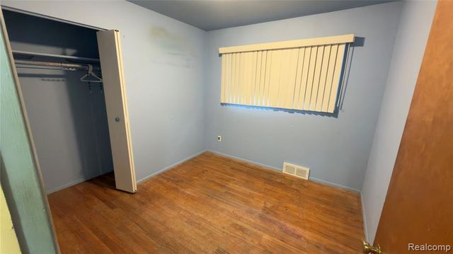 805 S Carlson Street, Westland, MI 48186