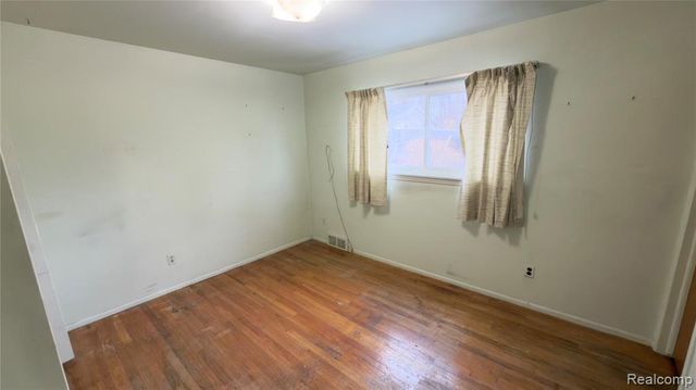 805 S Carlson Street, Westland, MI 48186