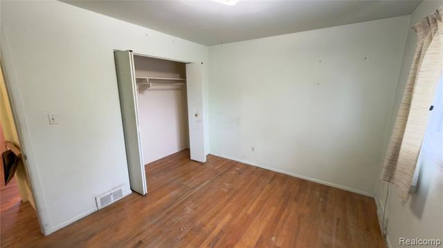 805 S Carlson Street, Westland, MI 48186