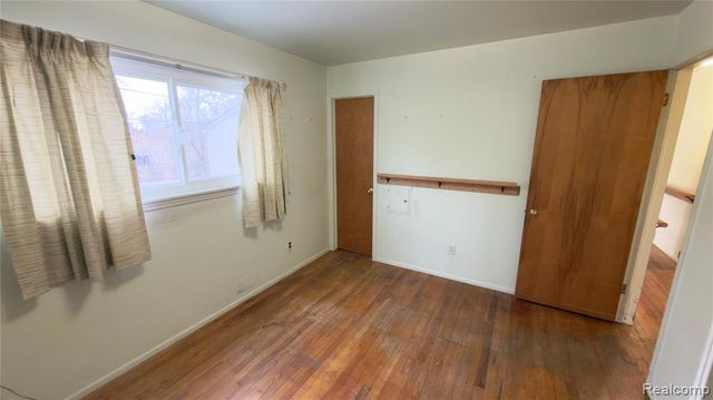 805 S Carlson Street, Westland, MI 48186