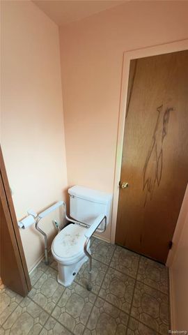 805 S Carlson Street, Westland, MI 48186