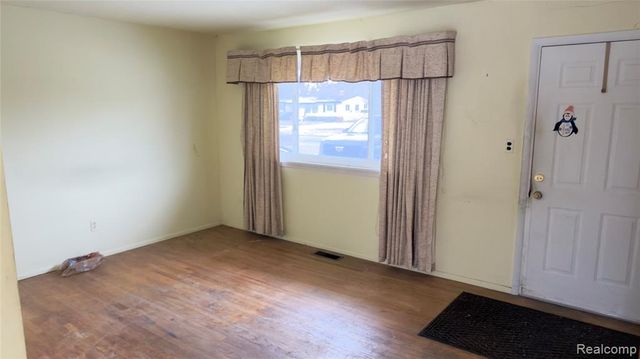 805 S Carlson Street, Westland, MI 48186