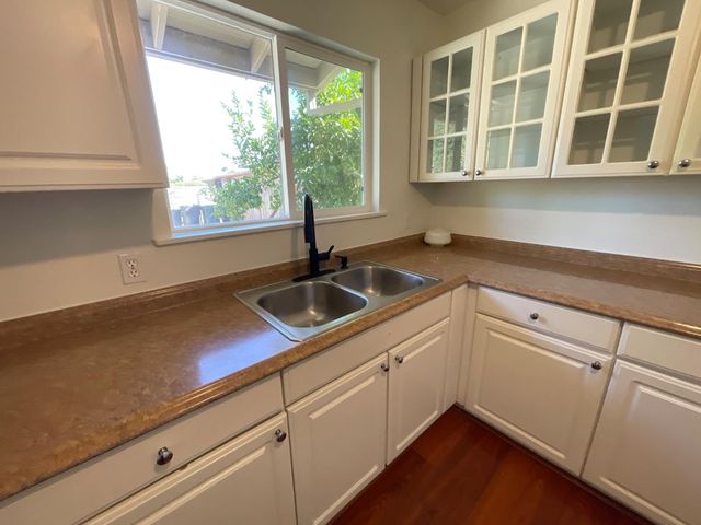 941 E E St, Oakdale, CA 95361