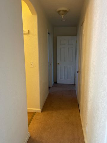 941 E E St, Oakdale, CA 95361