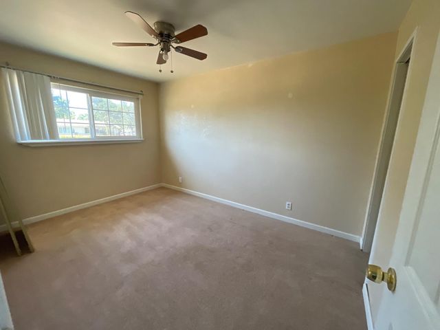 941 E E St, Oakdale, CA 95361