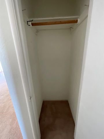 941 E E St, Oakdale, CA 95361