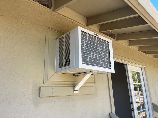 941 E E St, Oakdale, CA 95361