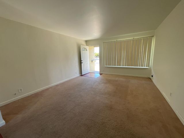 941 E E St, Oakdale, CA 95361