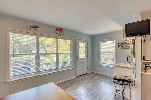 107 Red Bird, Kingsland, TX 78639