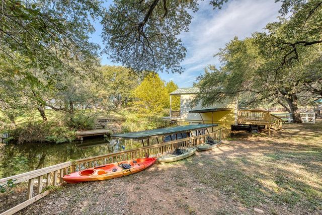 107 Red Bird, Kingsland, TX 78639