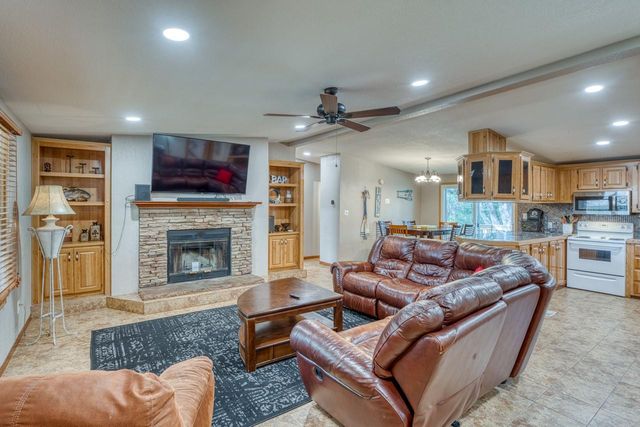 107 Red Bird, Kingsland, TX 78639