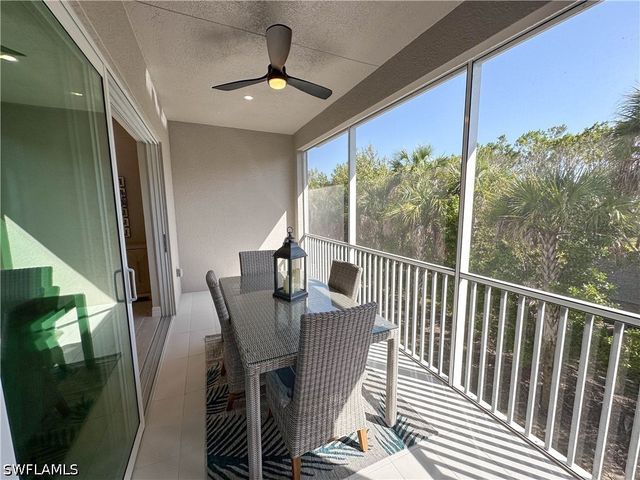 262 Indies Dr 201, Naples, FL 34114