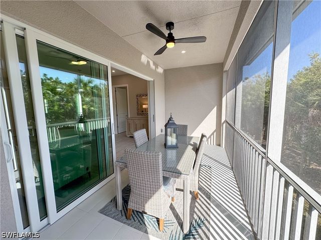 262 Indies Dr 201, Naples, FL 34114