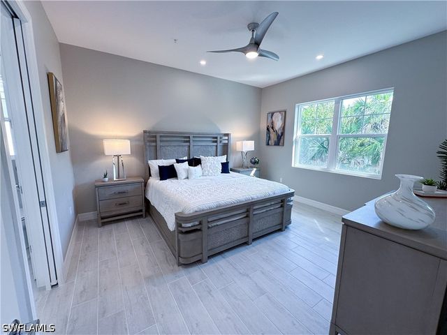 262 Indies Dr 201, Naples, FL 34114