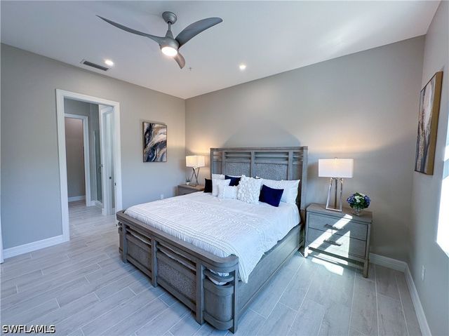 262 Indies Dr 201, Naples, FL 34114