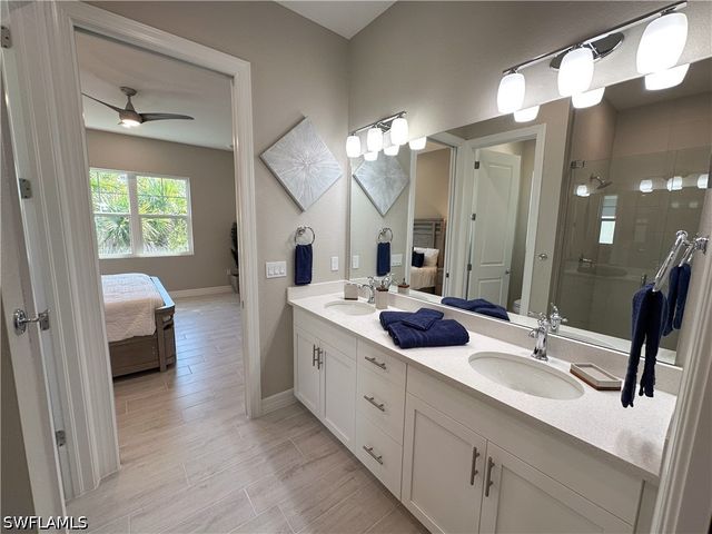 262 Indies Dr 201, Naples, FL 34114