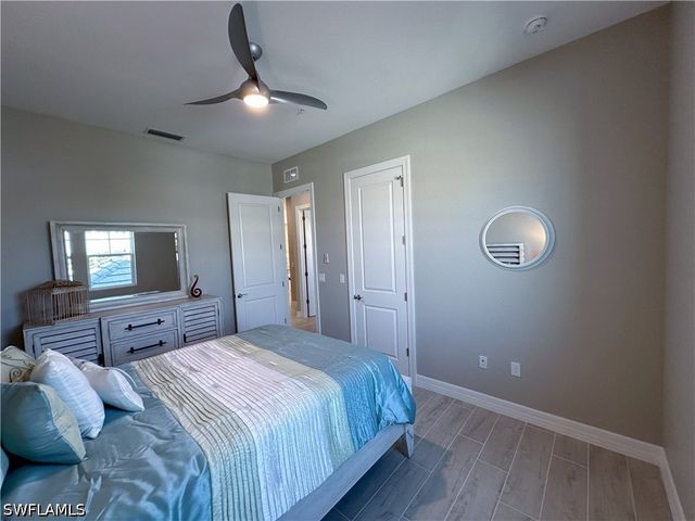 262 Indies Dr 201, Naples, FL 34114