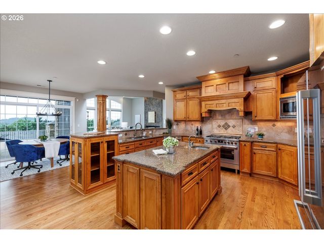 8547 Se CONSTANCE Dr, Happy Valley, OR 97086