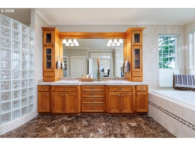 8547 Se CONSTANCE Dr, Happy Valley, OR 97086