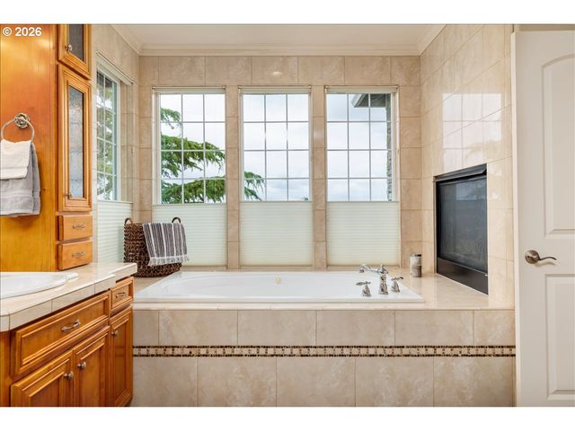 8547 Se CONSTANCE Dr, Happy Valley, OR 97086
