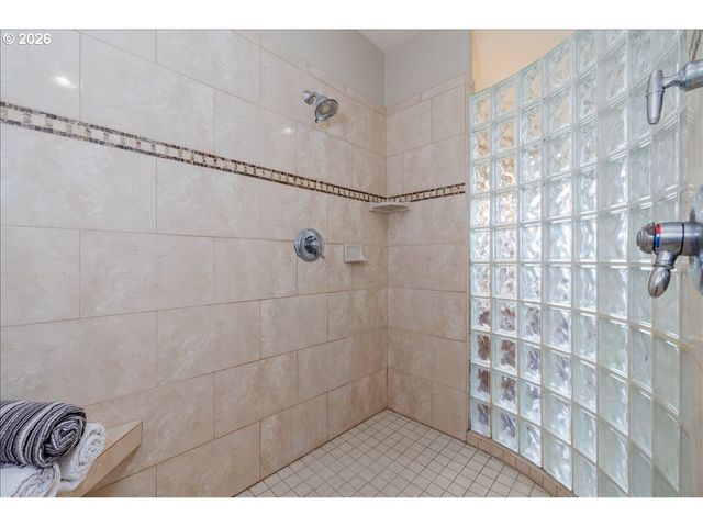 8547 Se CONSTANCE Dr, Happy Valley, OR 97086