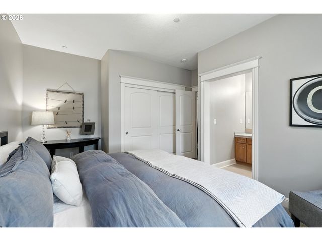 8547 Se CONSTANCE Dr, Happy Valley, OR 97086