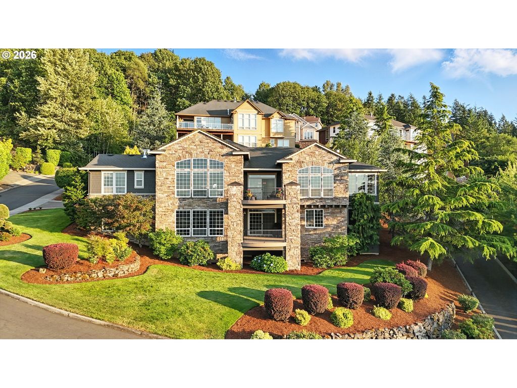 8547 Se CONSTANCE Dr, Happy Valley, OR 97086